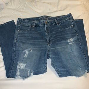 AE High-Rise Distressed Jegging